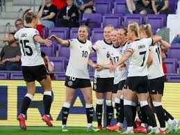 [国际足球]杜埃获得2025年欧洲金童奖